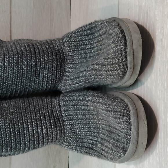 Ugg Australia Women 5819 Sweater Knit Button Boots shoes sz 8 - Picture 4 of 13